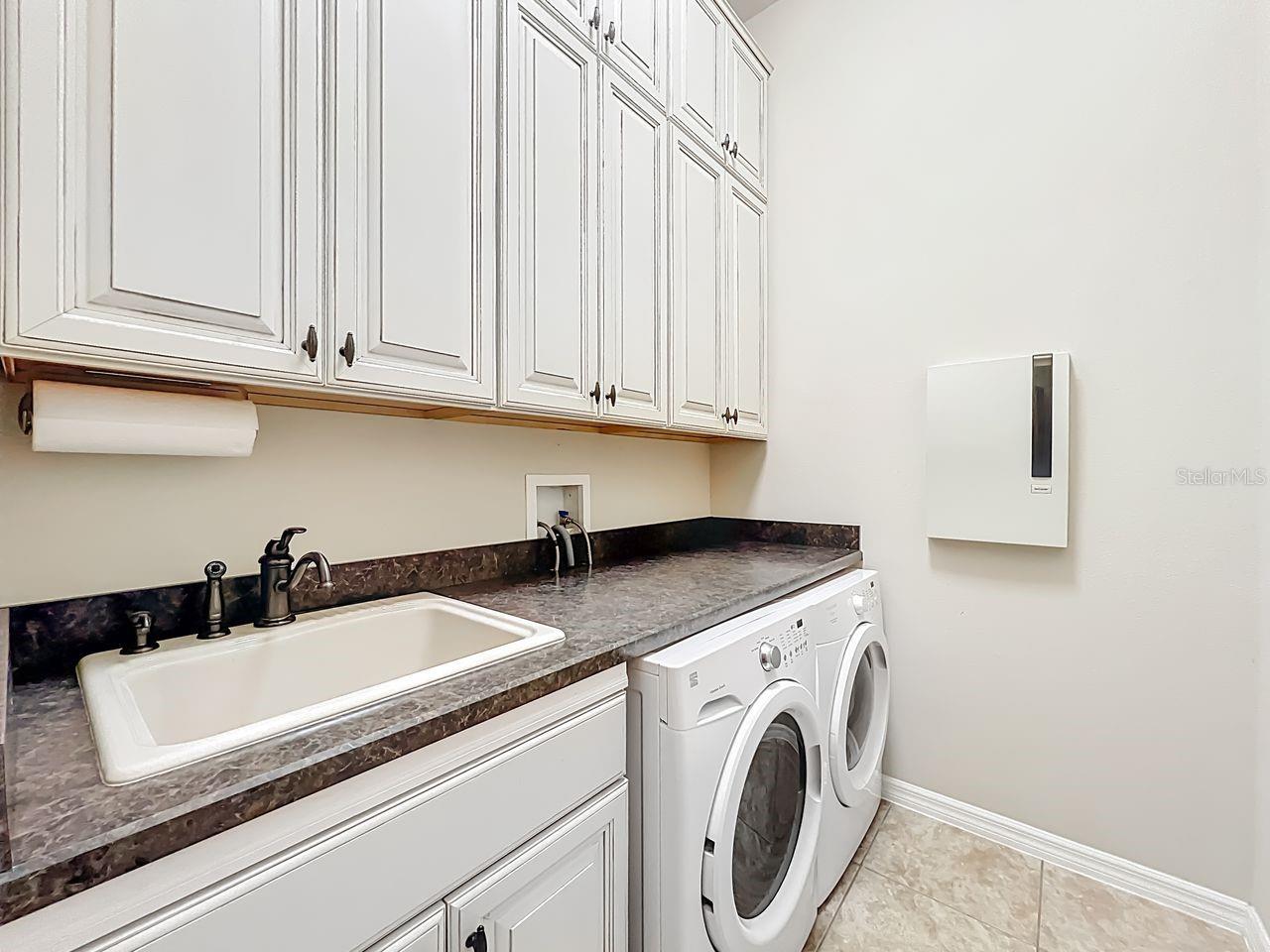 Image 27 of 52 For 934 Rock Creek Street