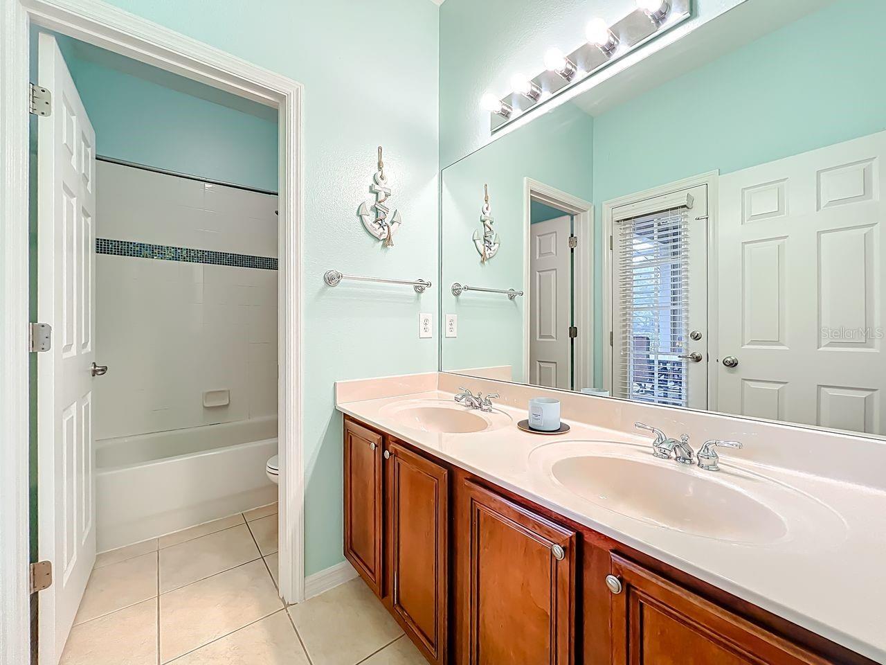 Image 28 of 52 For 934 Rock Creek Street