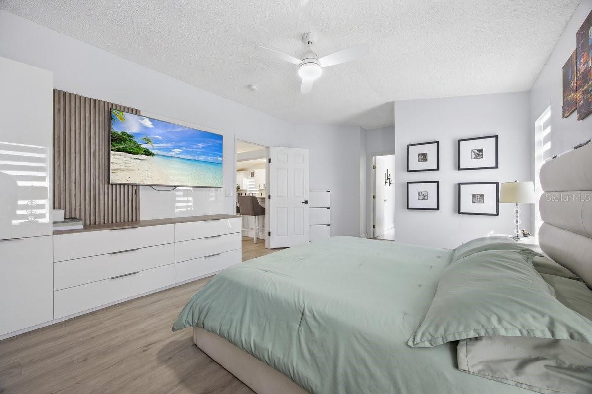 Image 13 of 19 For 2894 Falling Tree Circle