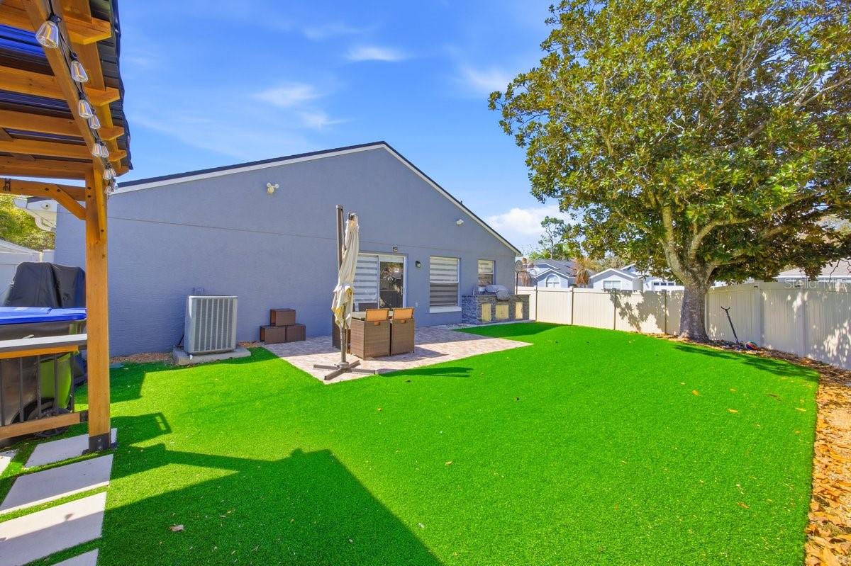 Image 16 of 19 For 2894 Falling Tree Circle