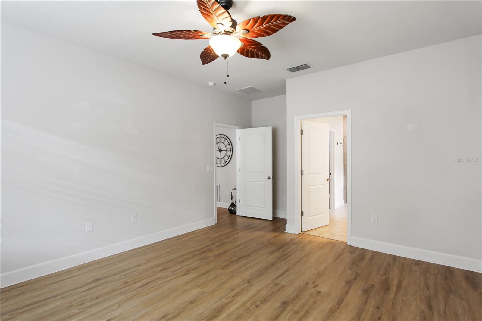 Image 11 of 31 For 420 Spring Pond Lane