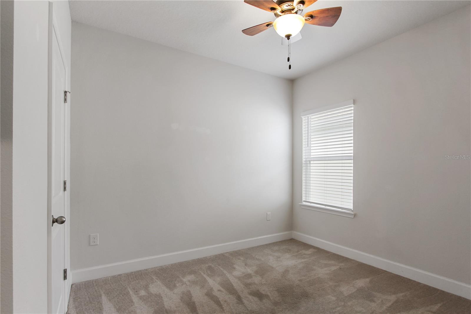 Image 17 of 31 For 420 Spring Pond Lane