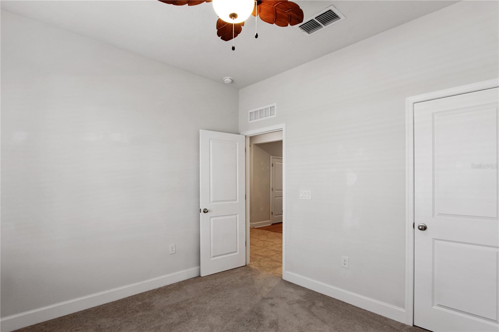 Image 18 of 31 For 420 Spring Pond Lane