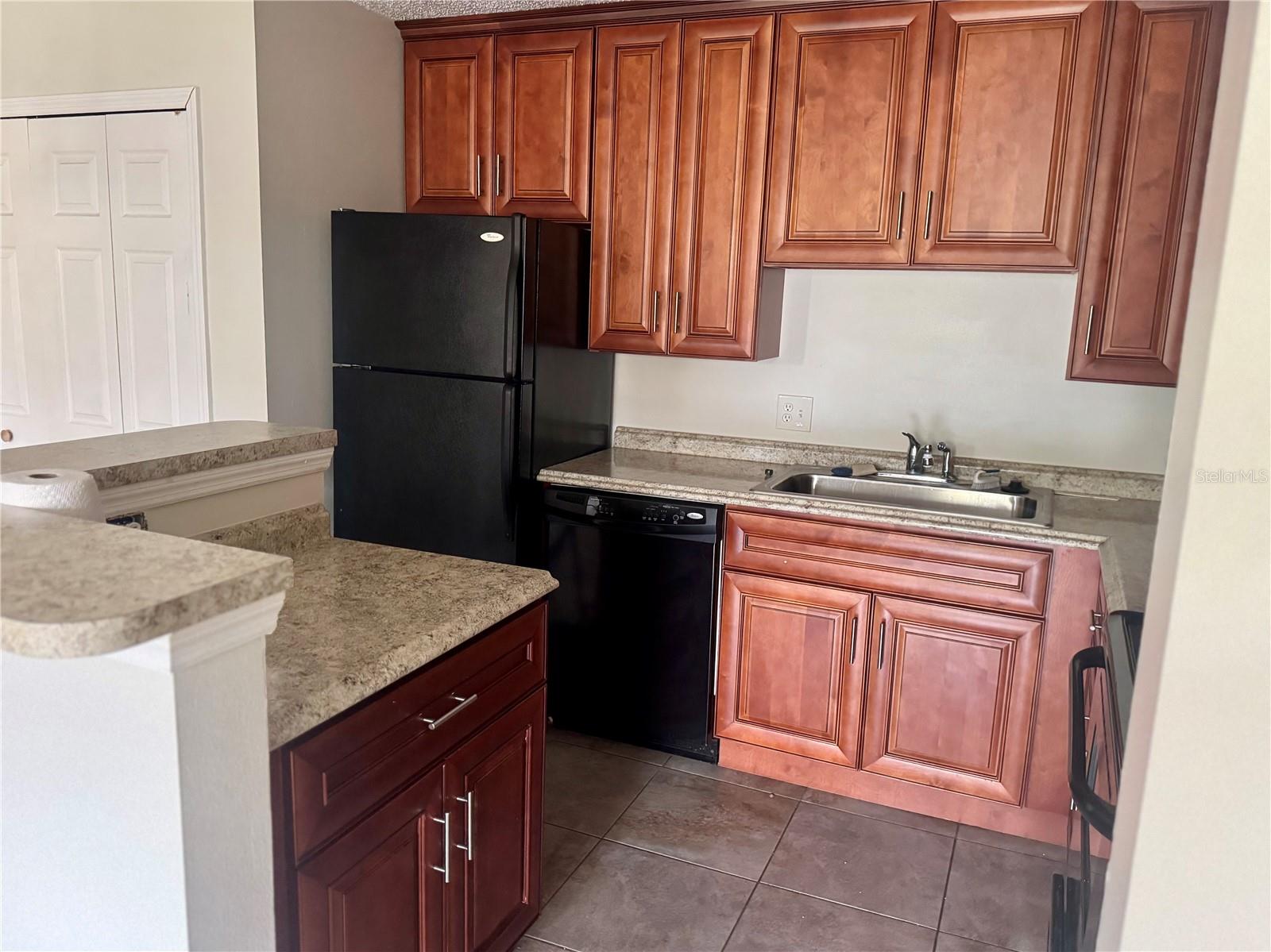 Image 7 of 15 For 320 Black Oak Court 207