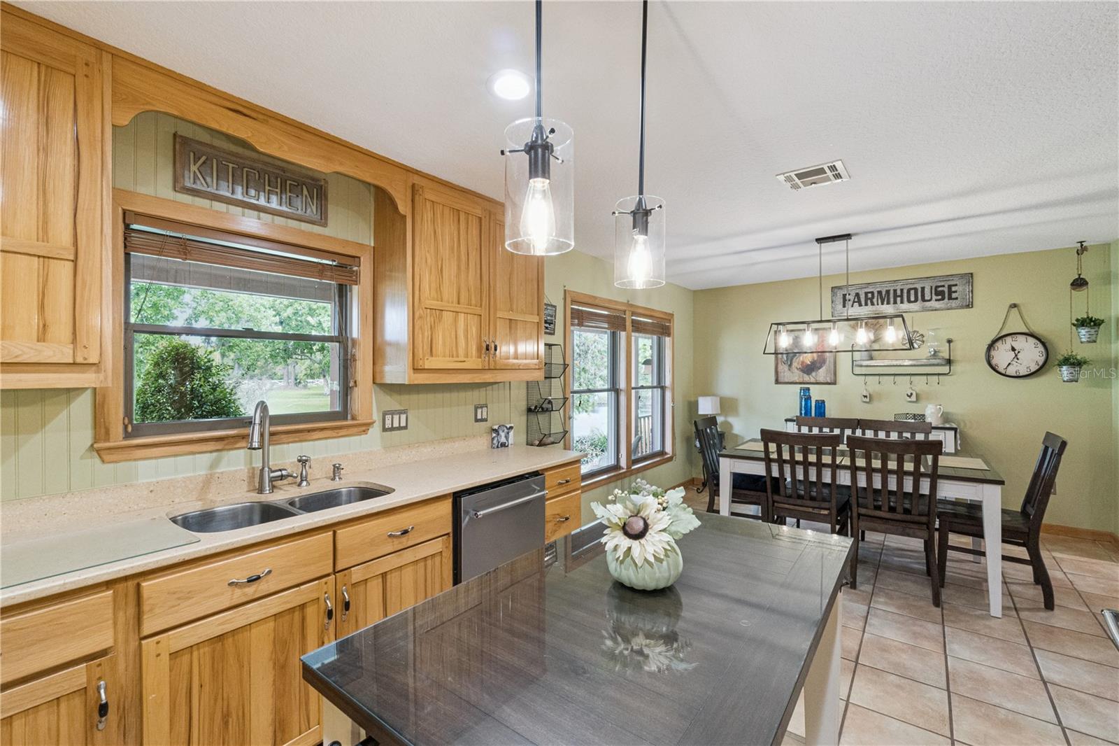 Image 10 of 54 For 2925 Godwin Road