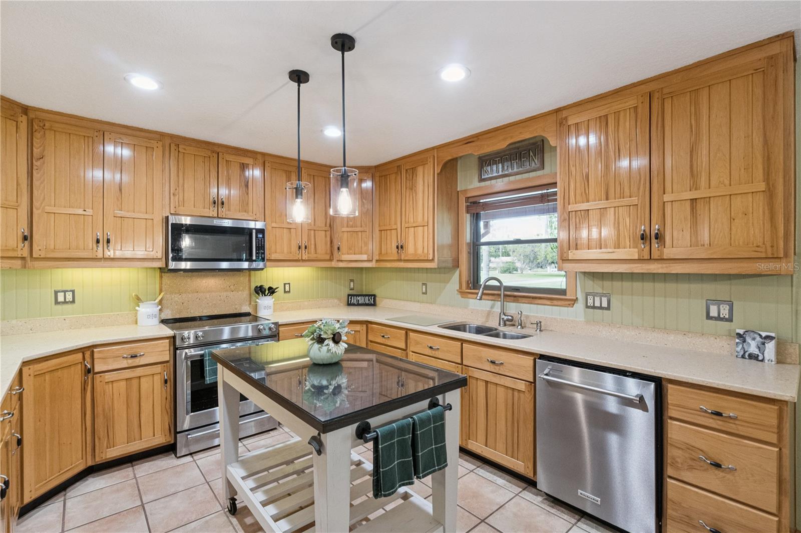 Image 11 of 54 For 2925 Godwin Road