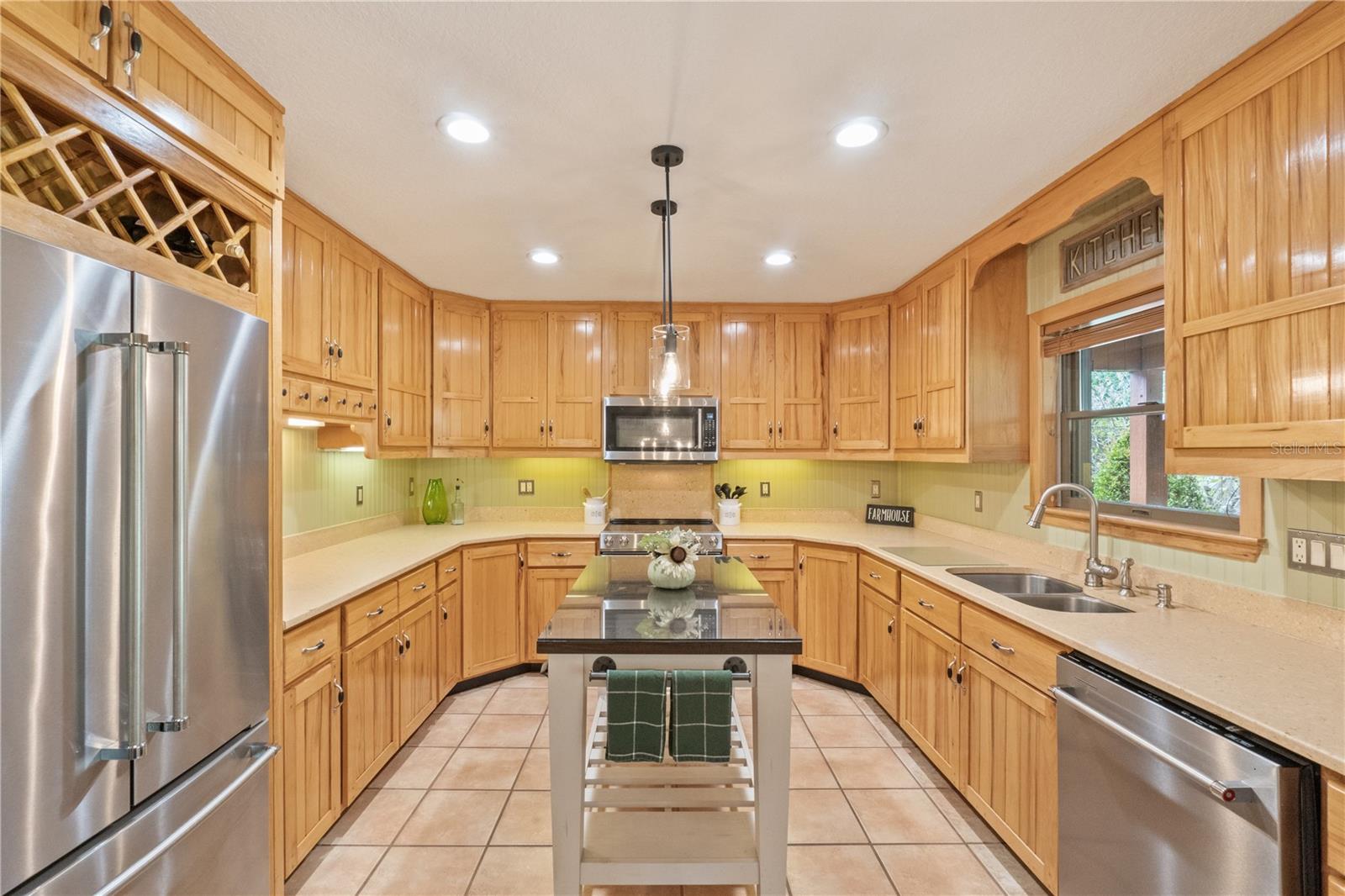 Image 13 of 54 For 2925 Godwin Road