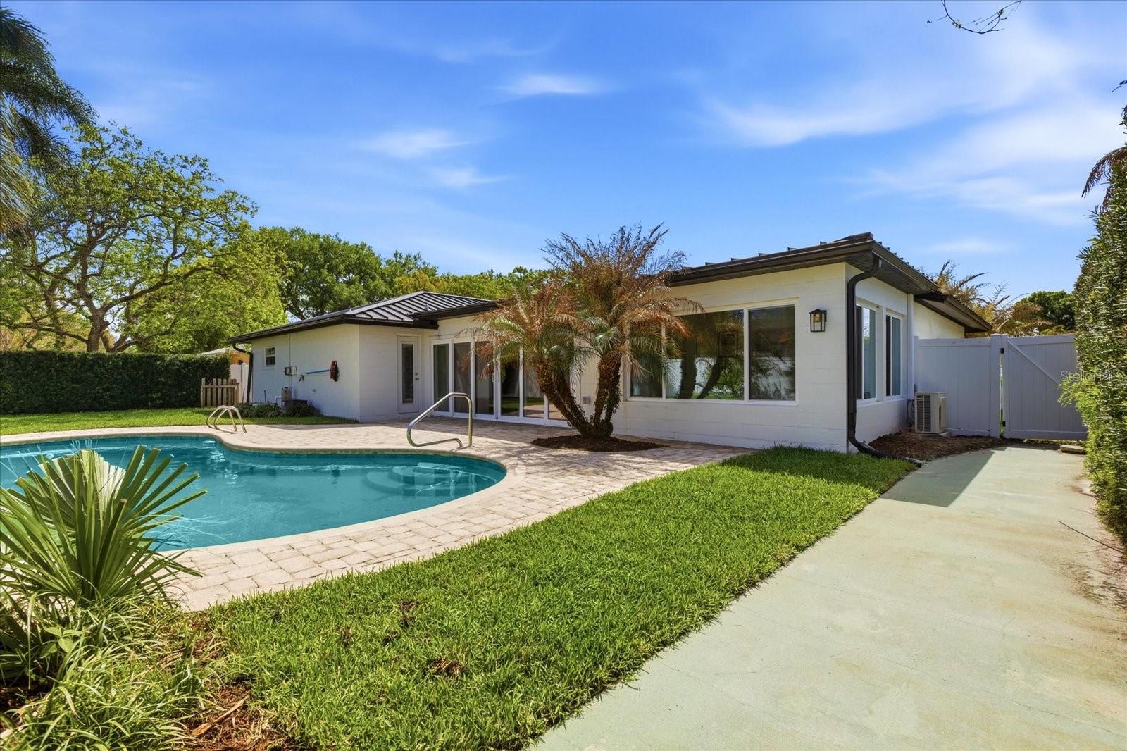 Image 34 of 38 For 2919 Bower Road