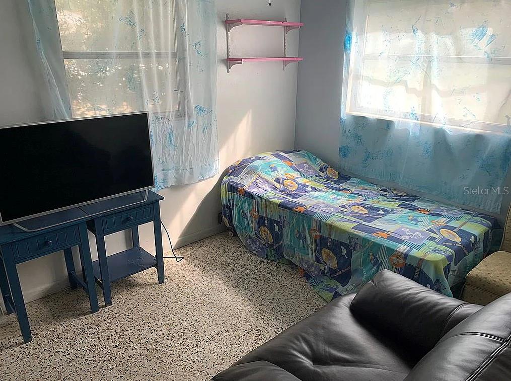 Image 17 of 26 For 2695 East Avenue