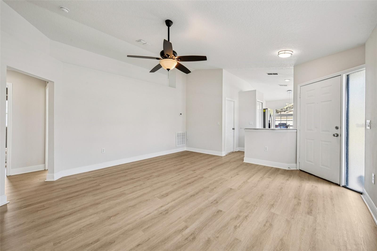 Image 4 of 25 For 2333 Northern Leaf Street