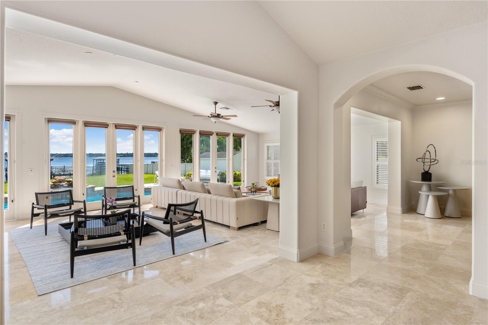 Image 18 of 52 For 325 Magnolia Street