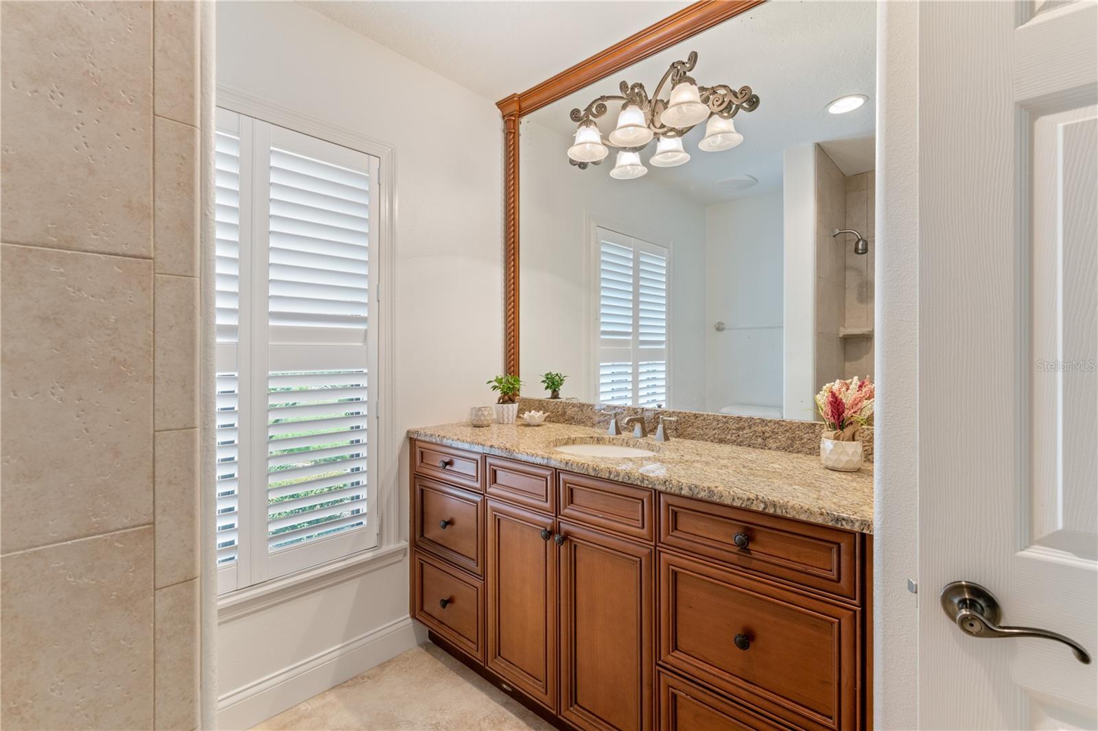 Image 29 of 52 For 325 Magnolia Street