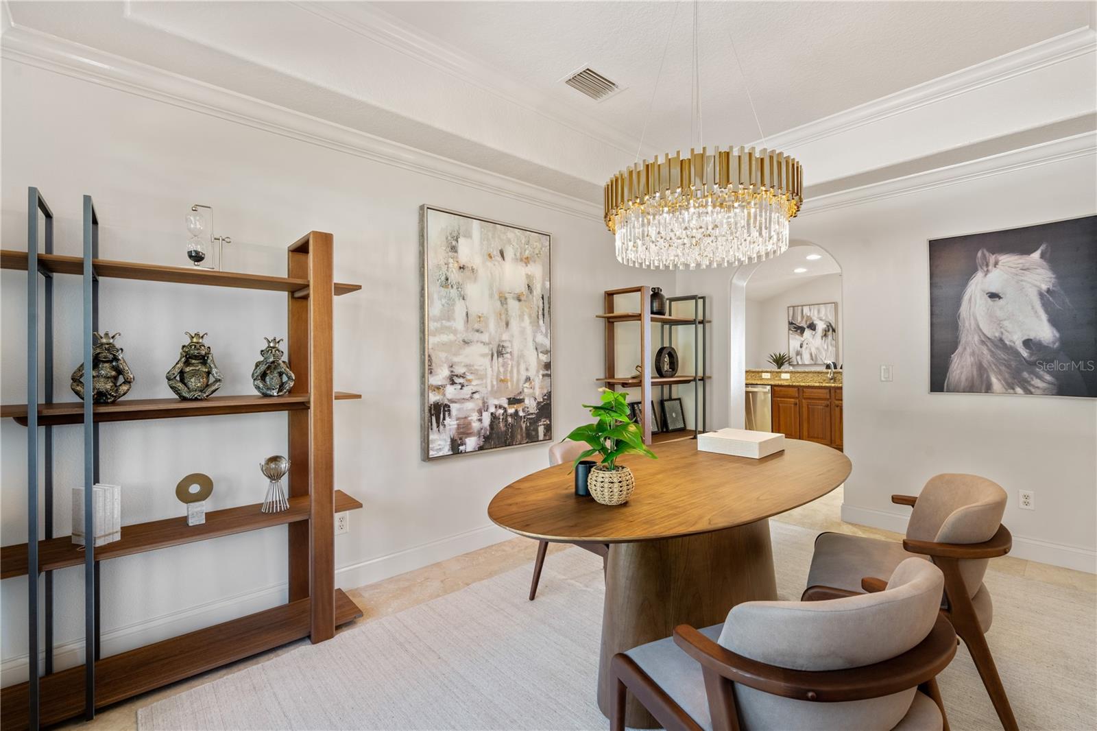 Image 8 of 52 For 325 Magnolia Street