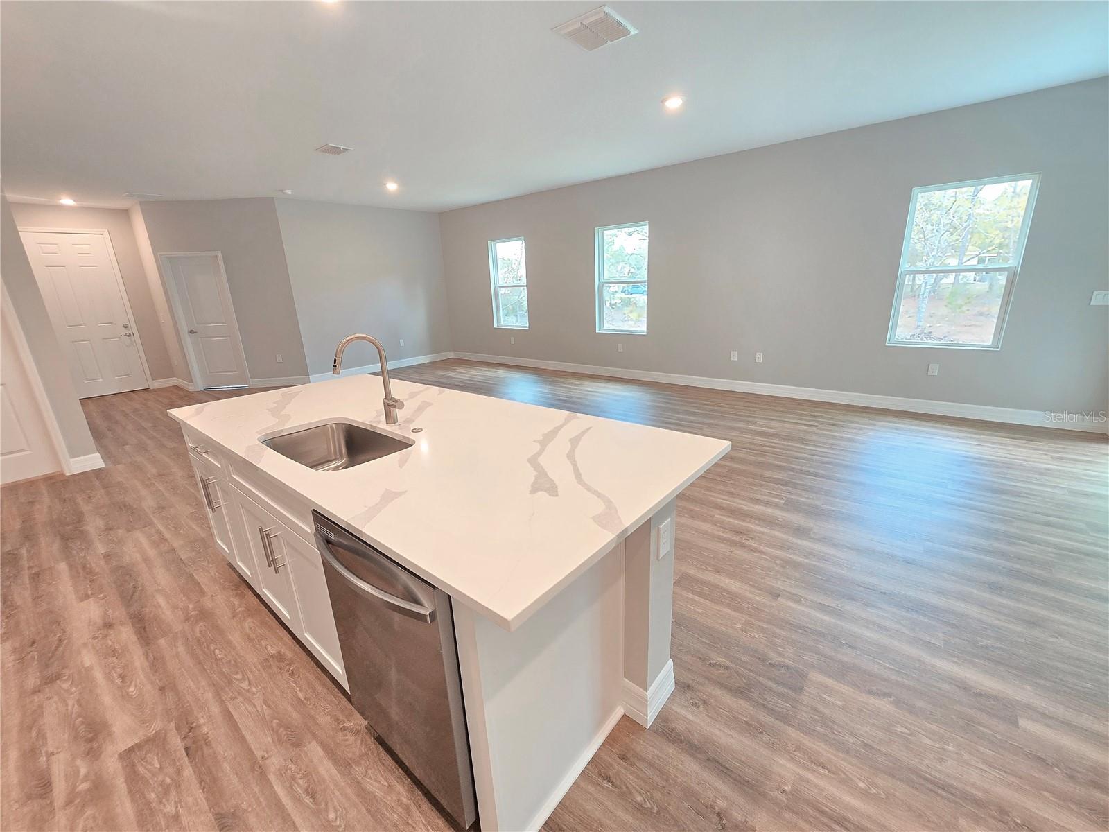 Image 32 of 92 For 87 Vinca Street