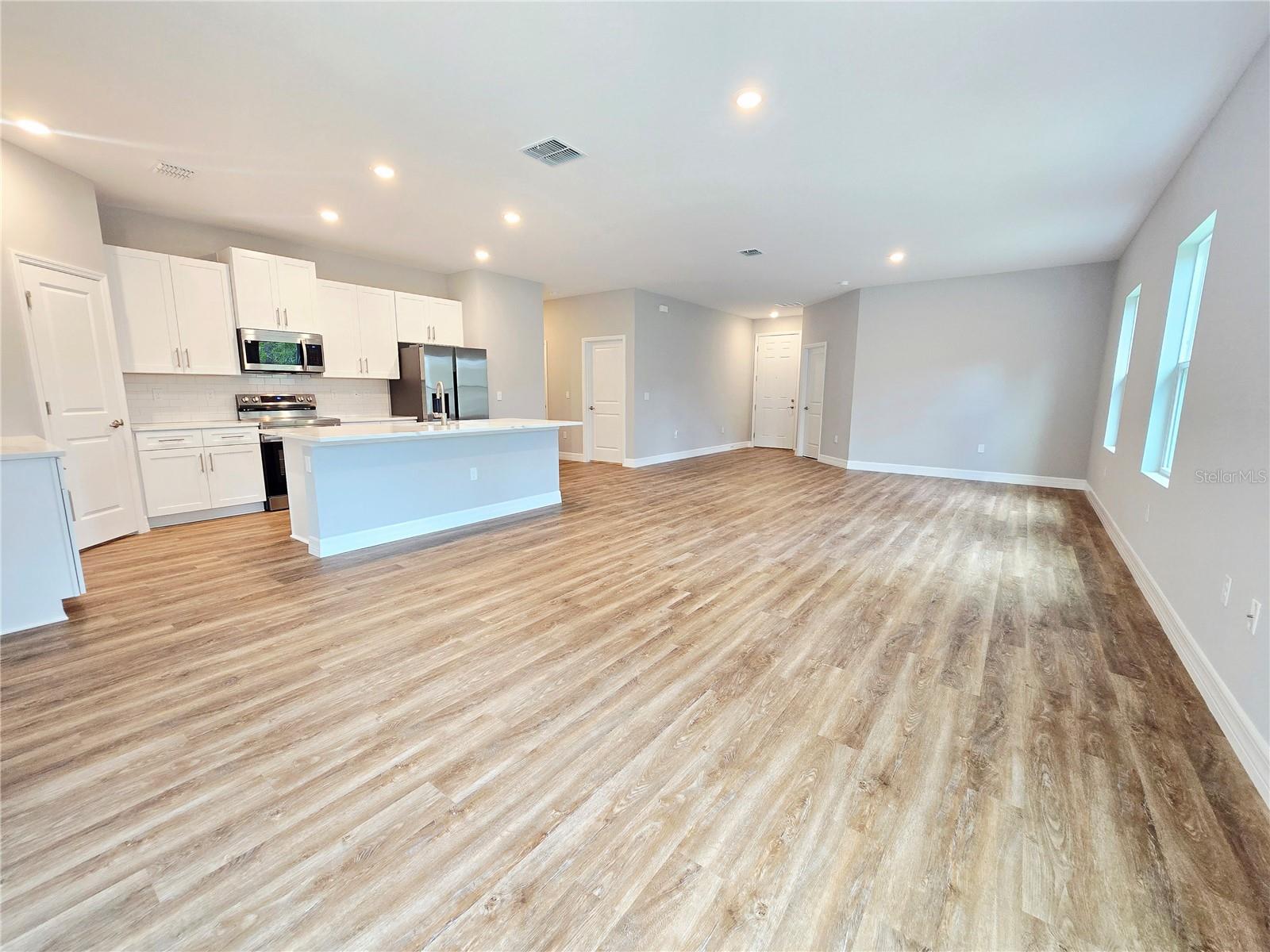 Image 33 of 92 For 87 Vinca Street