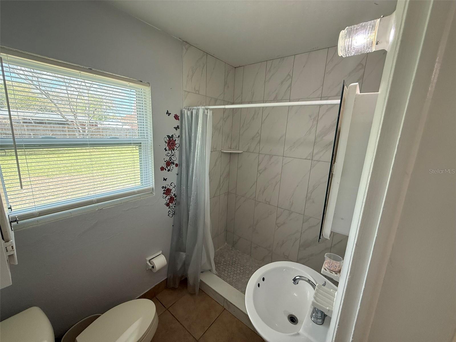 Image 10 of 19 For 722 Mercado Avenue