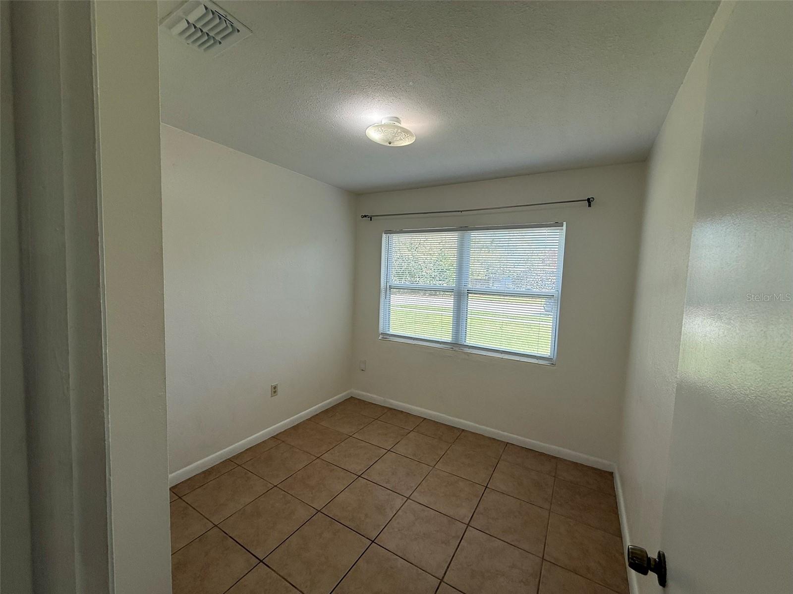 Image 12 of 19 For 722 Mercado Avenue