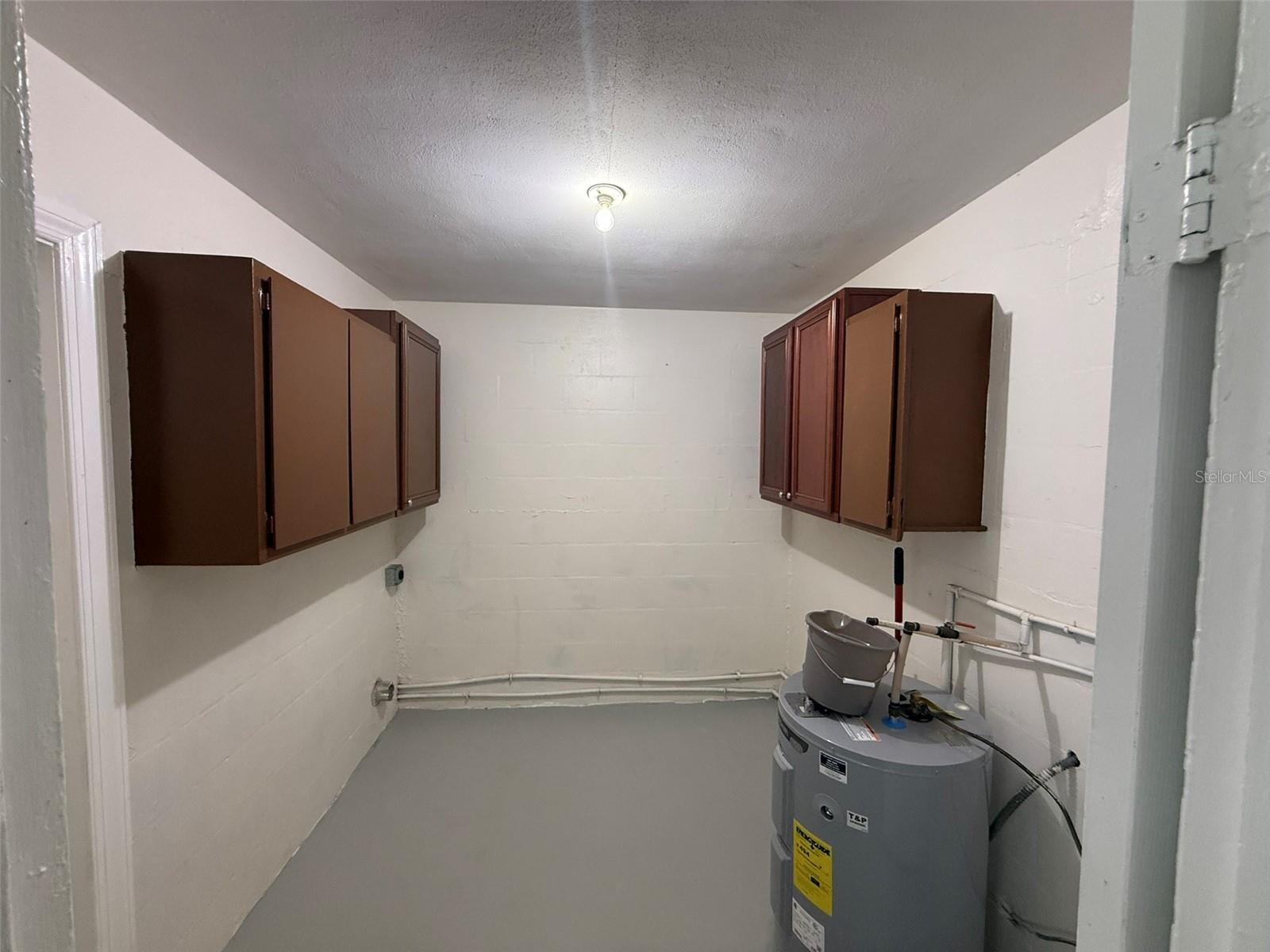 Image 16 of 19 For 722 Mercado Avenue