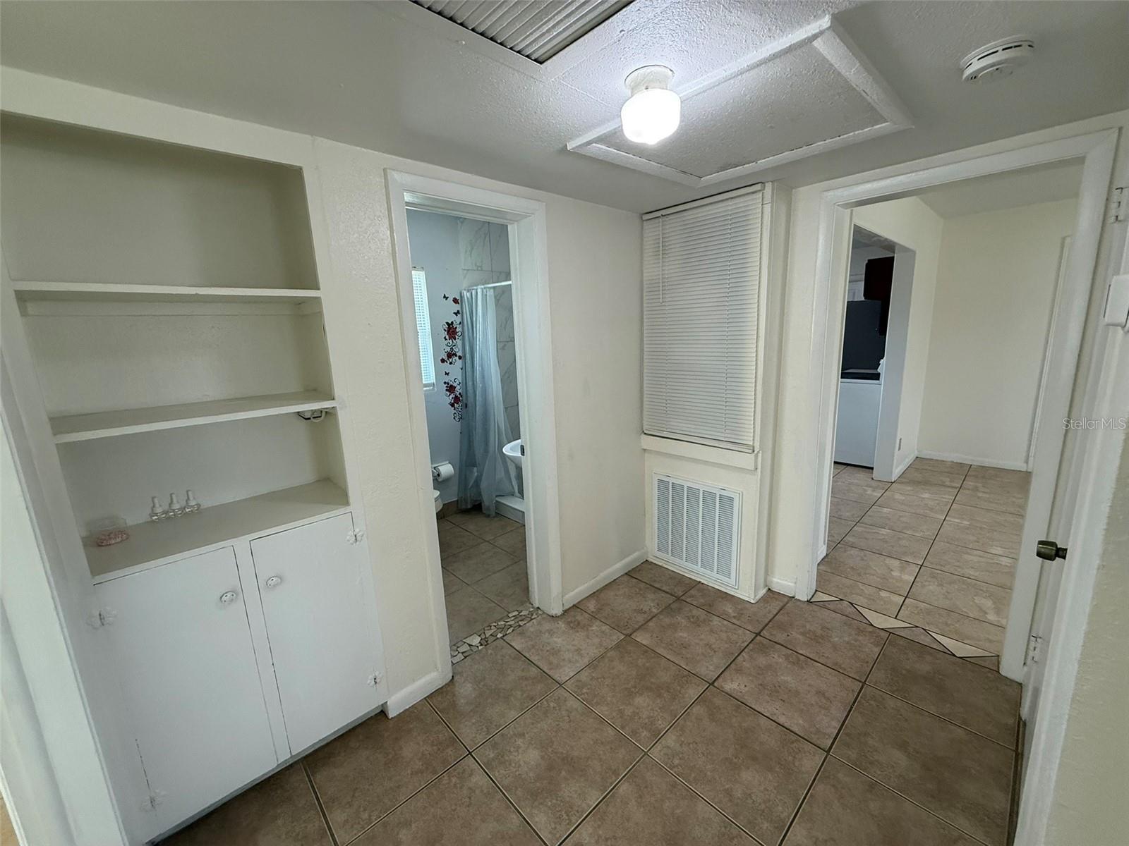 Image 7 of 19 For 722 Mercado Avenue