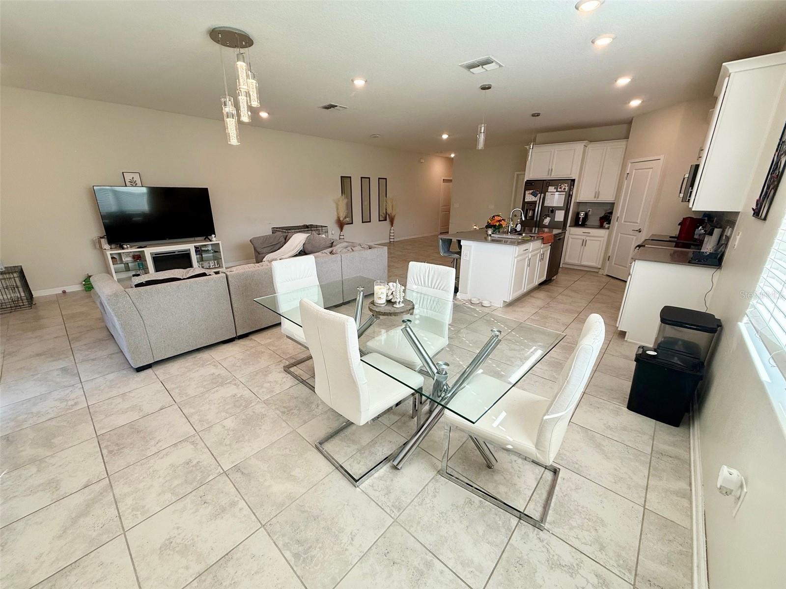 Image 4 of 18 For 1742 Chatsworth Circle