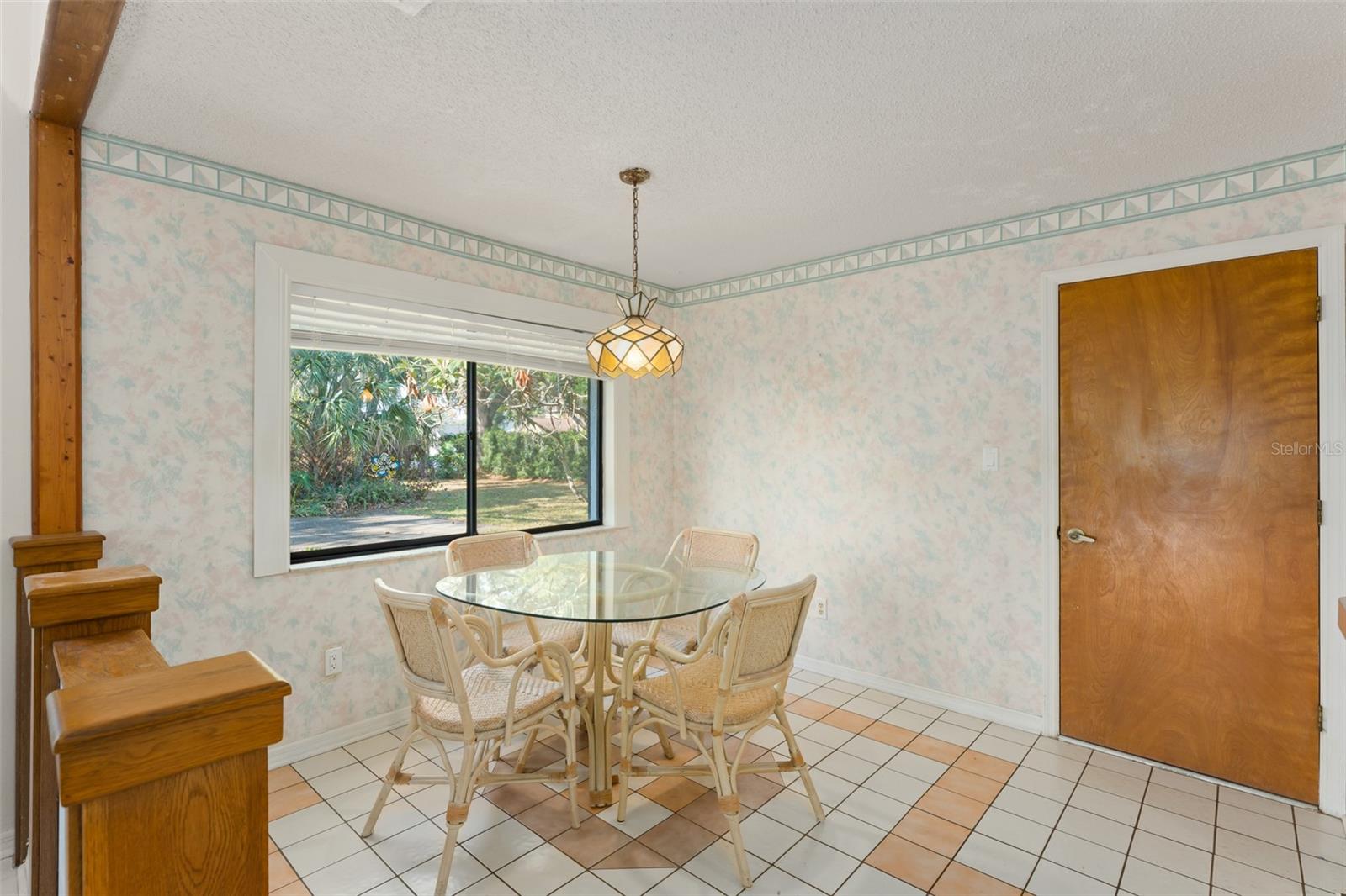 Listing photo id 8 for 9717 Lake Douglas Place