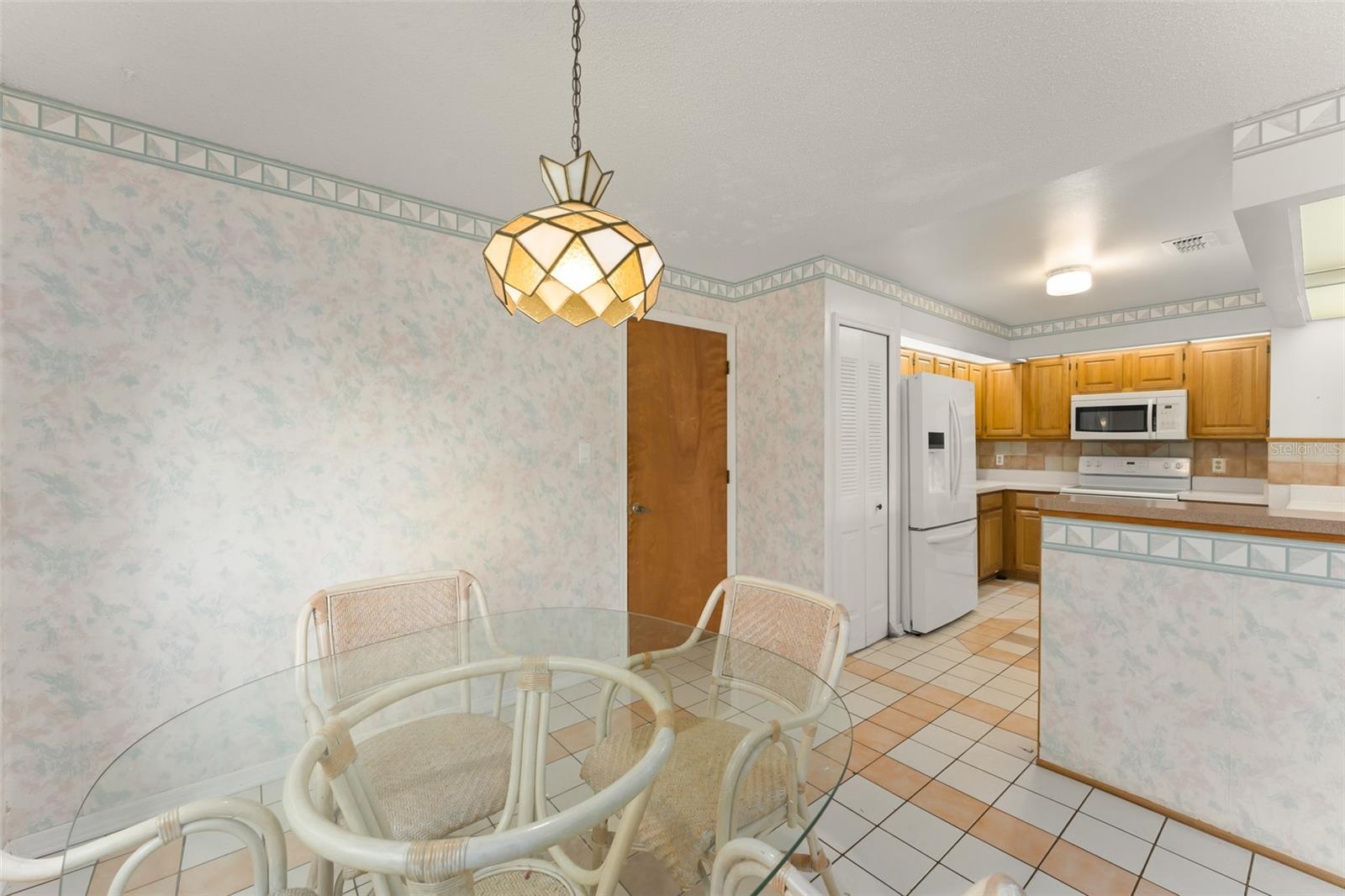 Listing photo id 9 for 9717 Lake Douglas Place