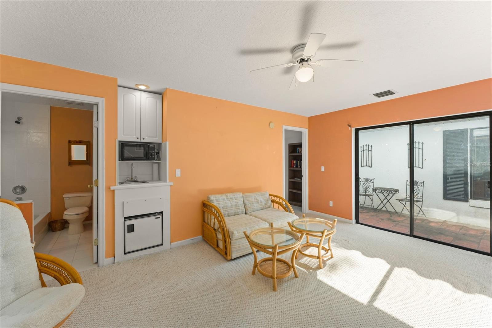 Listing photo id 12 for 9717 Lake Douglas Place