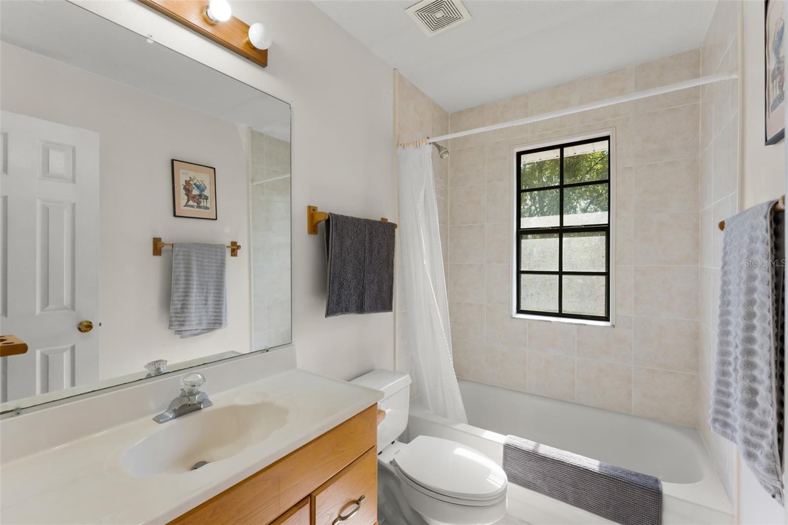 Listing photo id 23 for 9717 Lake Douglas Place