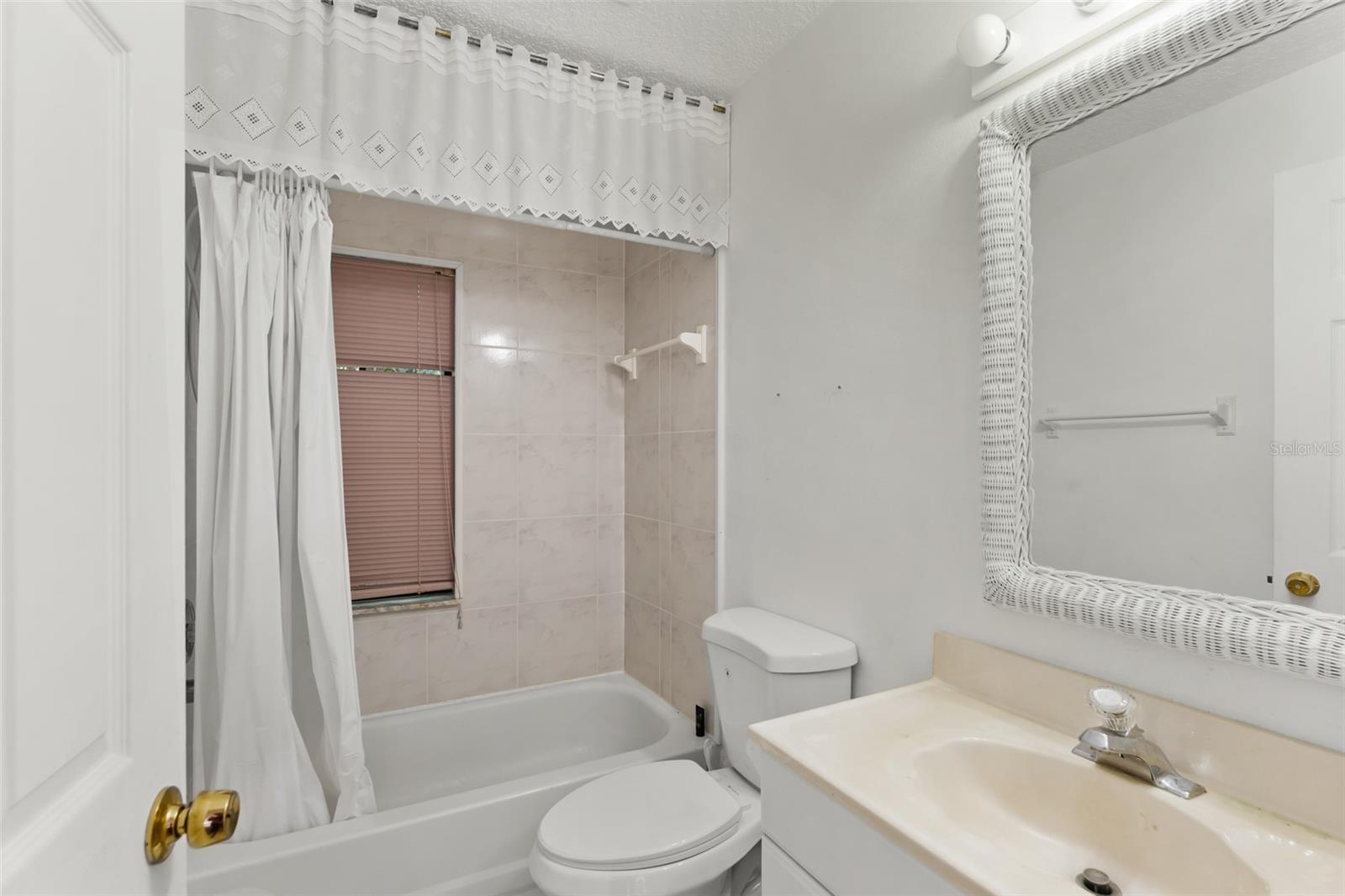 Listing photo id 26 for 9717 Lake Douglas Place