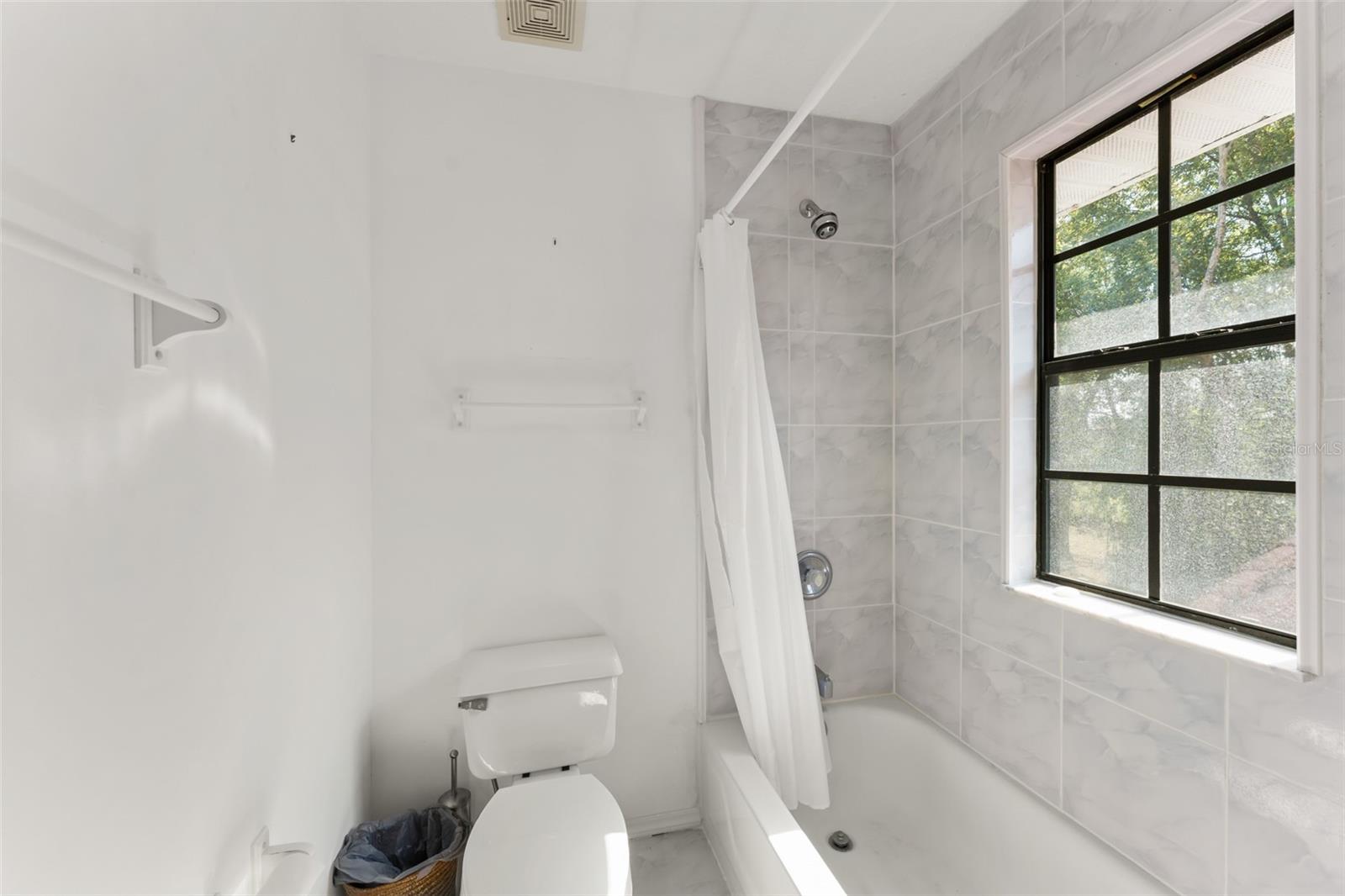 Listing photo id 30 for 9717 Lake Douglas Place