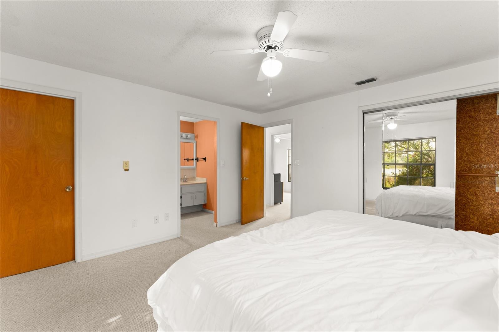 Listing photo id 33 for 9717 Lake Douglas Place