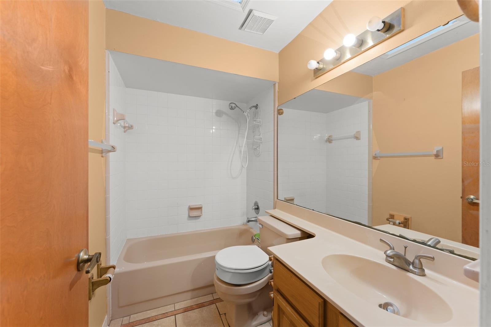 Listing photo id 36 for 9717 Lake Douglas Place