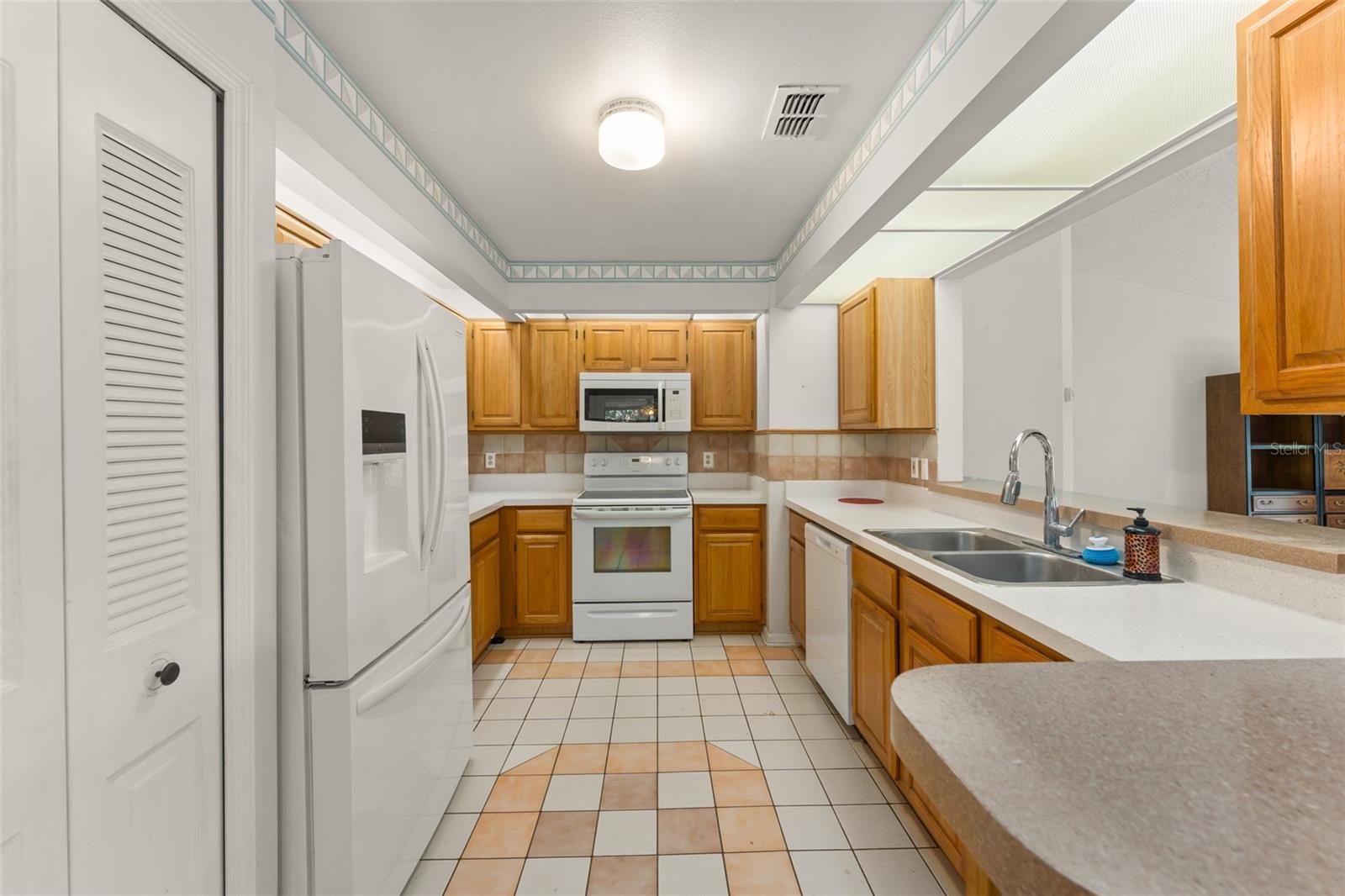 Listing photo id 39 for 9717 Lake Douglas Place