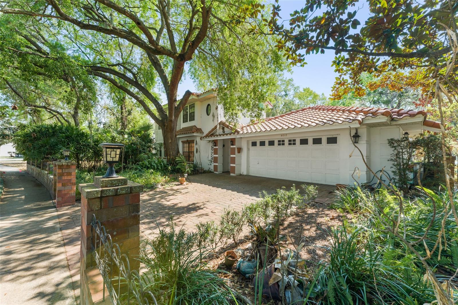 Listing photo id 46 for 9717 Lake Douglas Place