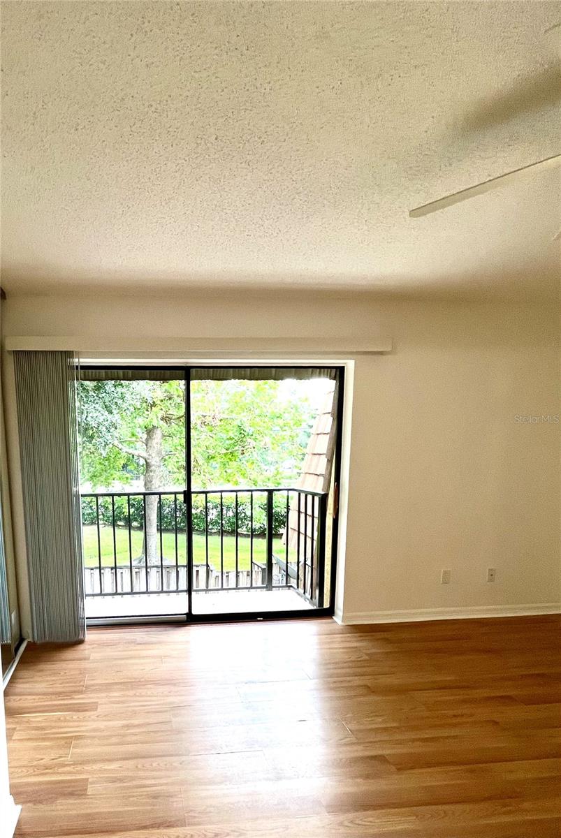 Image 12 of 23 For 5268 Coral Court 612