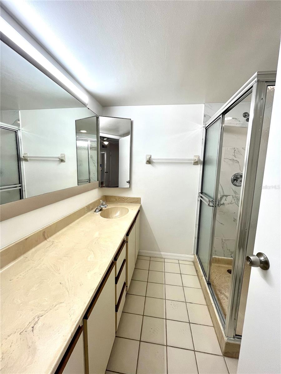 Image 16 of 23 For 5268 Coral Court 612