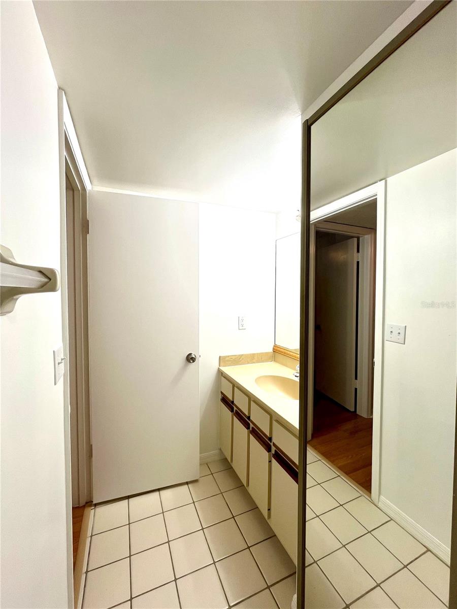 Image 17 of 23 For 5268 Coral Court 612