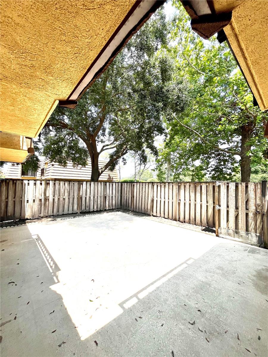 Image 4 of 23 For 5268 Coral Court 612