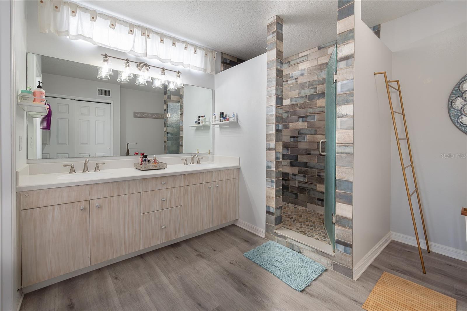 Image 27 of 50 For 239 River Village Drive