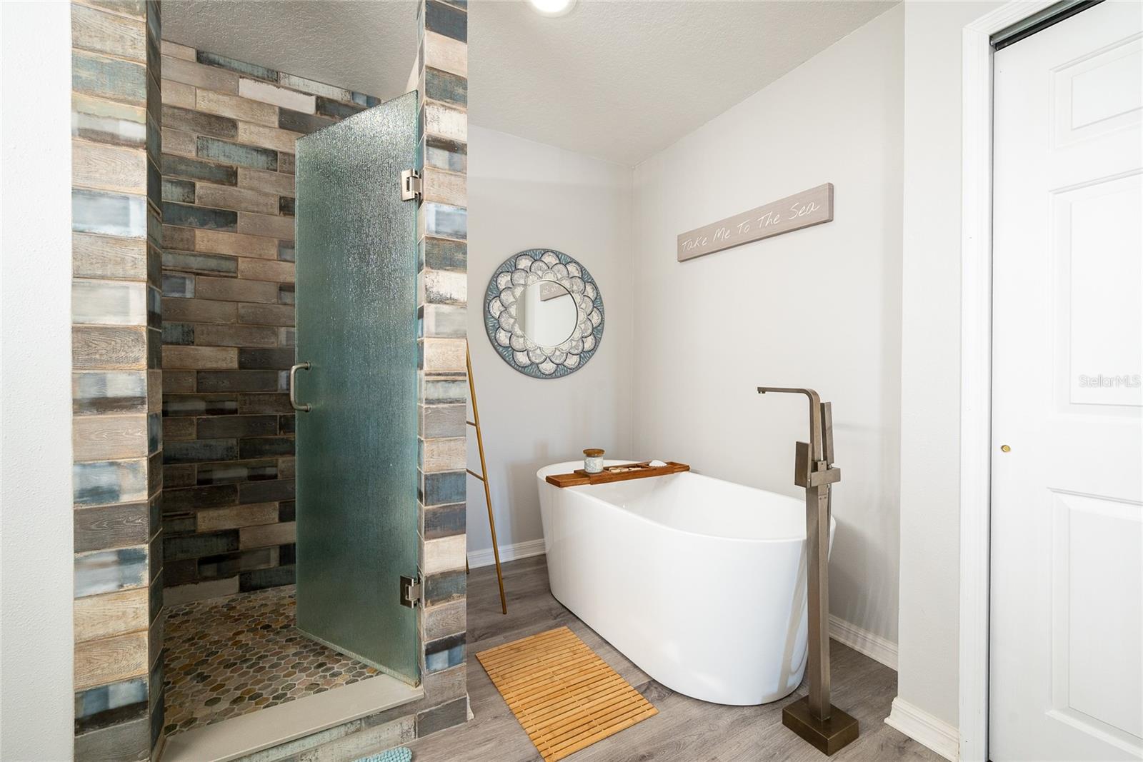 Image 28 of 50 For 239 River Village Drive