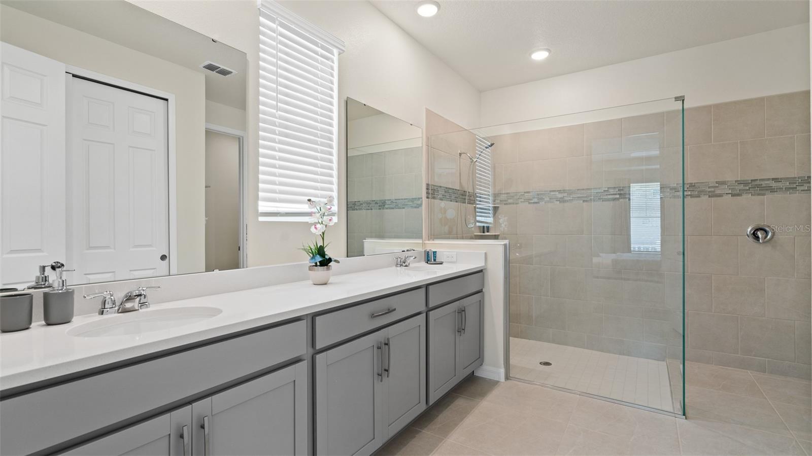 Image 15 of 87 For 8917 Coconut Breeze Drive