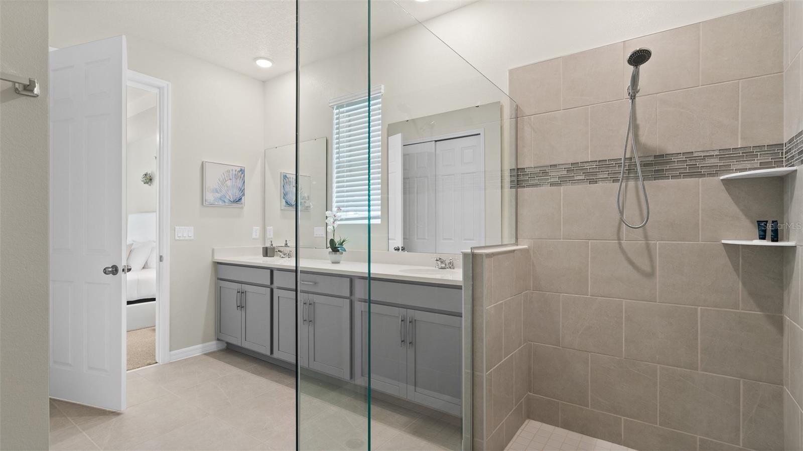 Image 16 of 87 For 8917 Coconut Breeze Drive