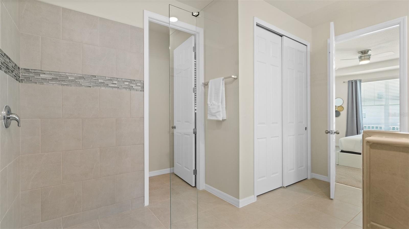 Image 17 of 87 For 8917 Coconut Breeze Drive
