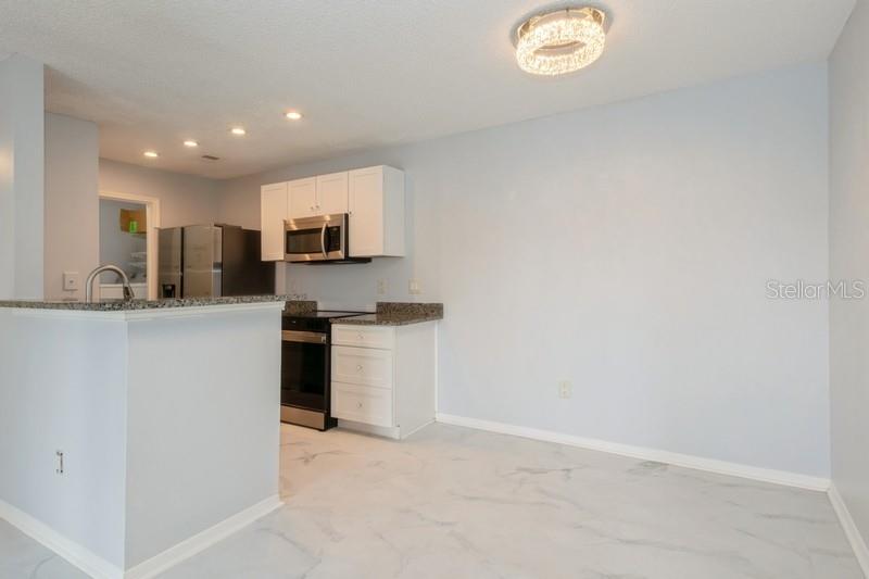 Image 11 of 29 For 2501 Grassy Point Drive 107