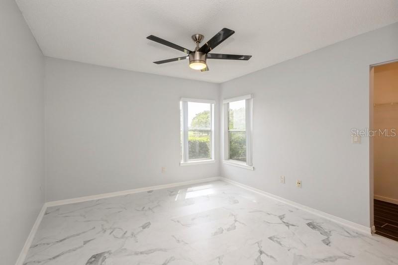 Image 17 of 29 For 2501 Grassy Point Drive 107