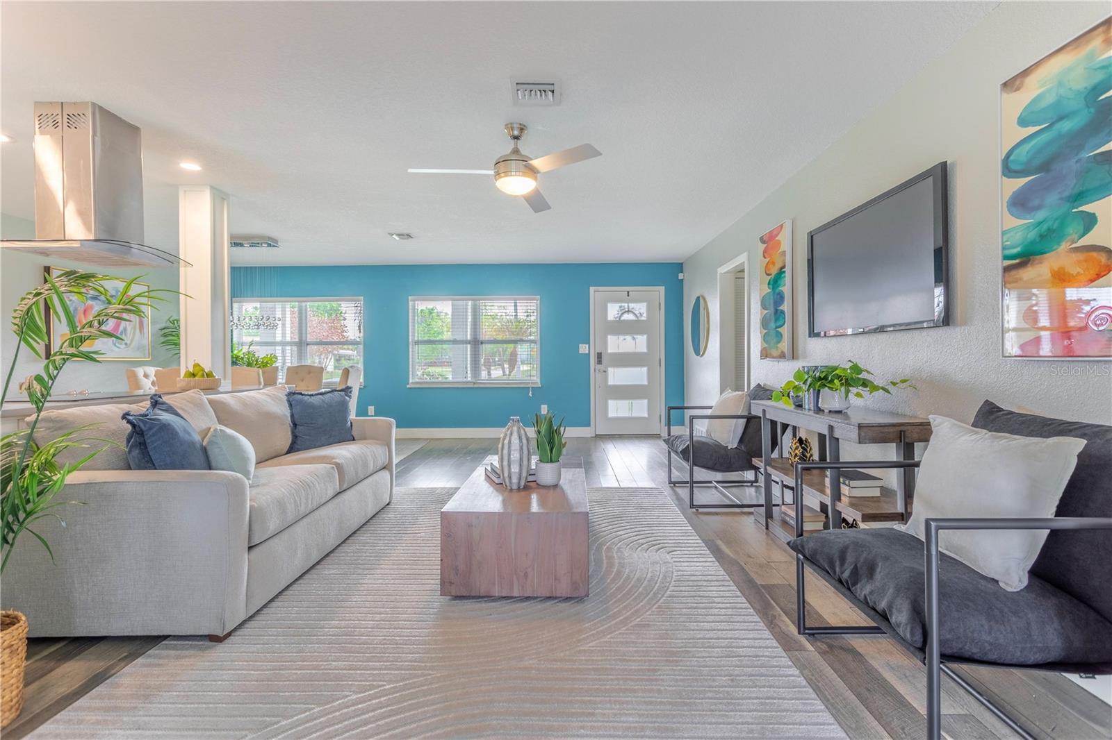 Image 10 of 42 For 1208 Roscomare Avenue