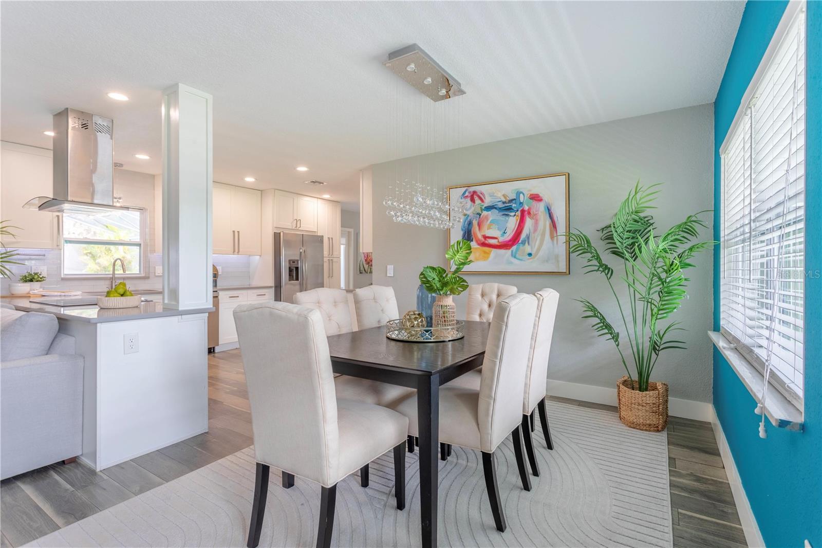 Image 12 of 42 For 1208 Roscomare Avenue