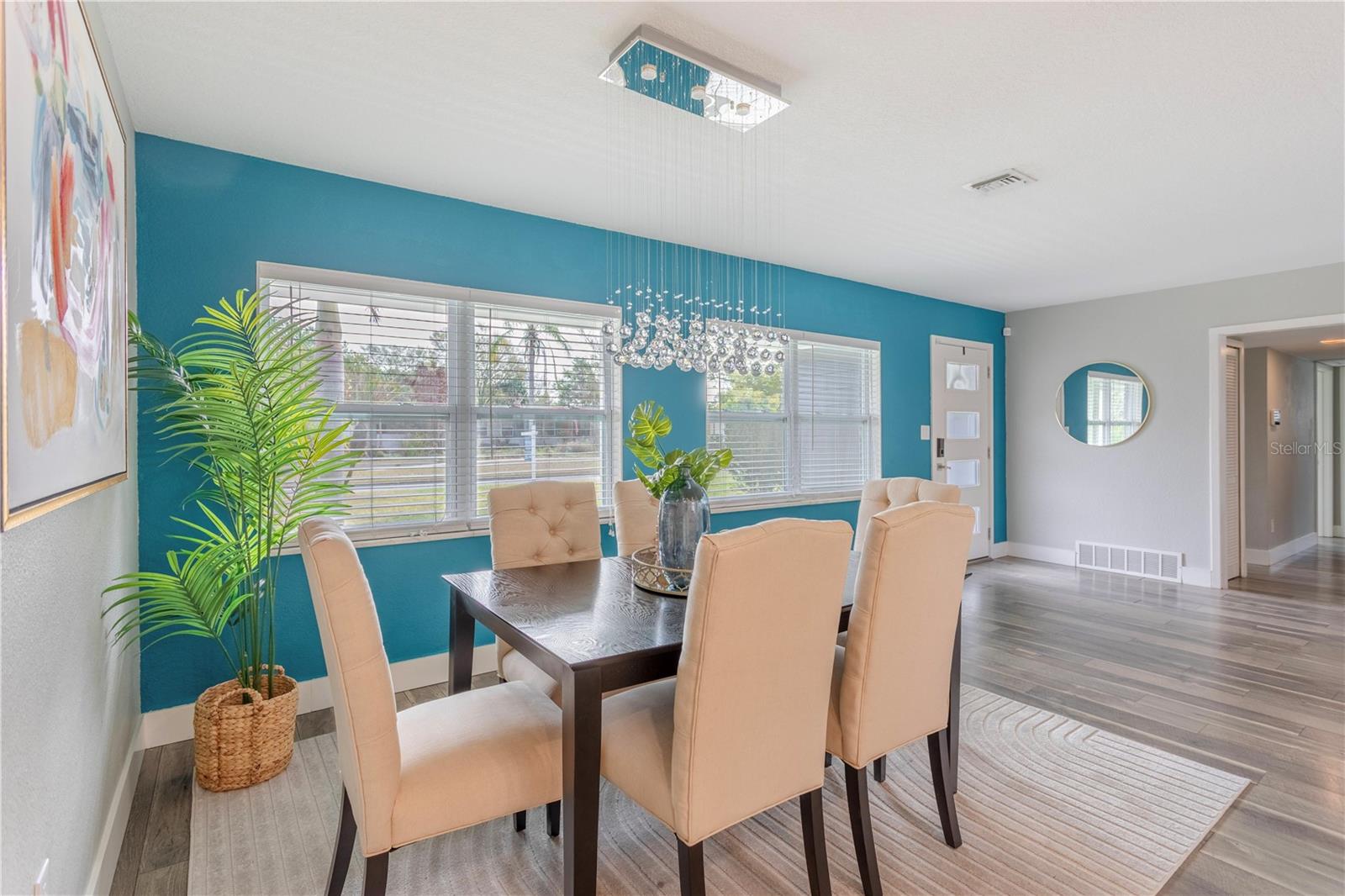 Image 13 of 42 For 1208 Roscomare Avenue