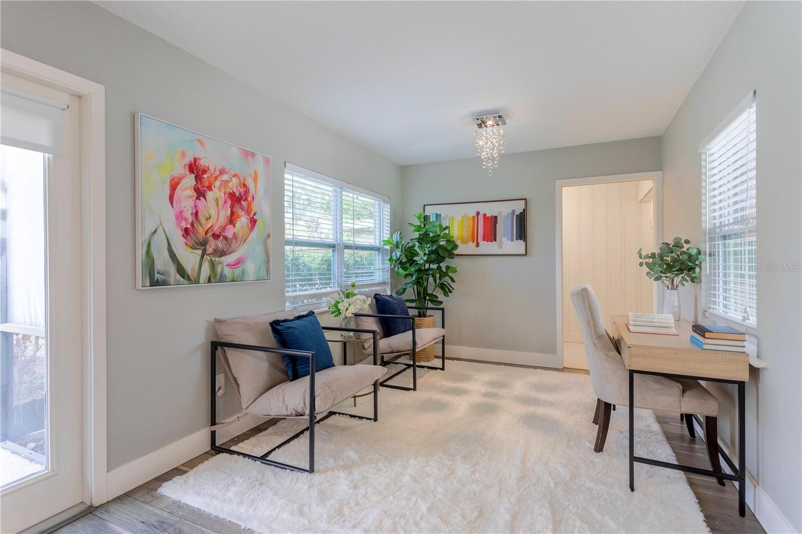 Image 20 of 42 For 1208 Roscomare Avenue