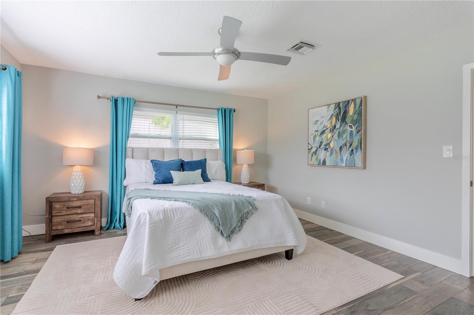 Image 22 of 42 For 1208 Roscomare Avenue